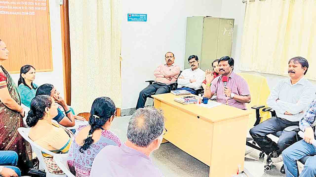 సమన్వయంతో విధులు నిర్వహించాలి