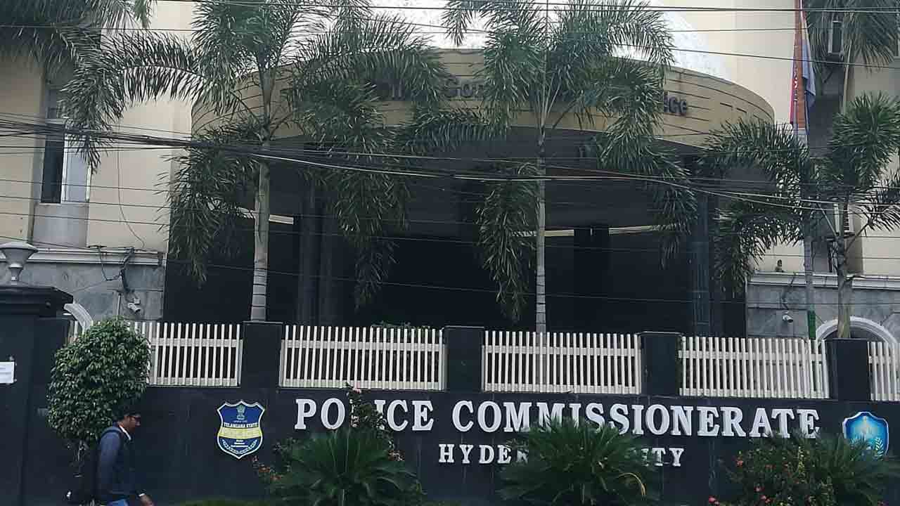 హైద‌రాబాద్ క‌మిష‌న‌రేట్ ప‌రిధిలో కొత్త పోలీసు స్టేష‌న్లు