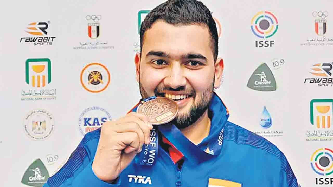 అనీశ్‌కు కాంస్యం