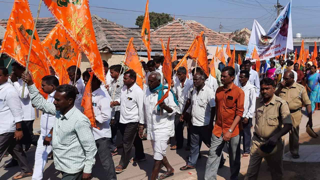 అంజన్న క్షేత్రం అభివృద్ధికి ఆటంకాలు రావొద్దని..