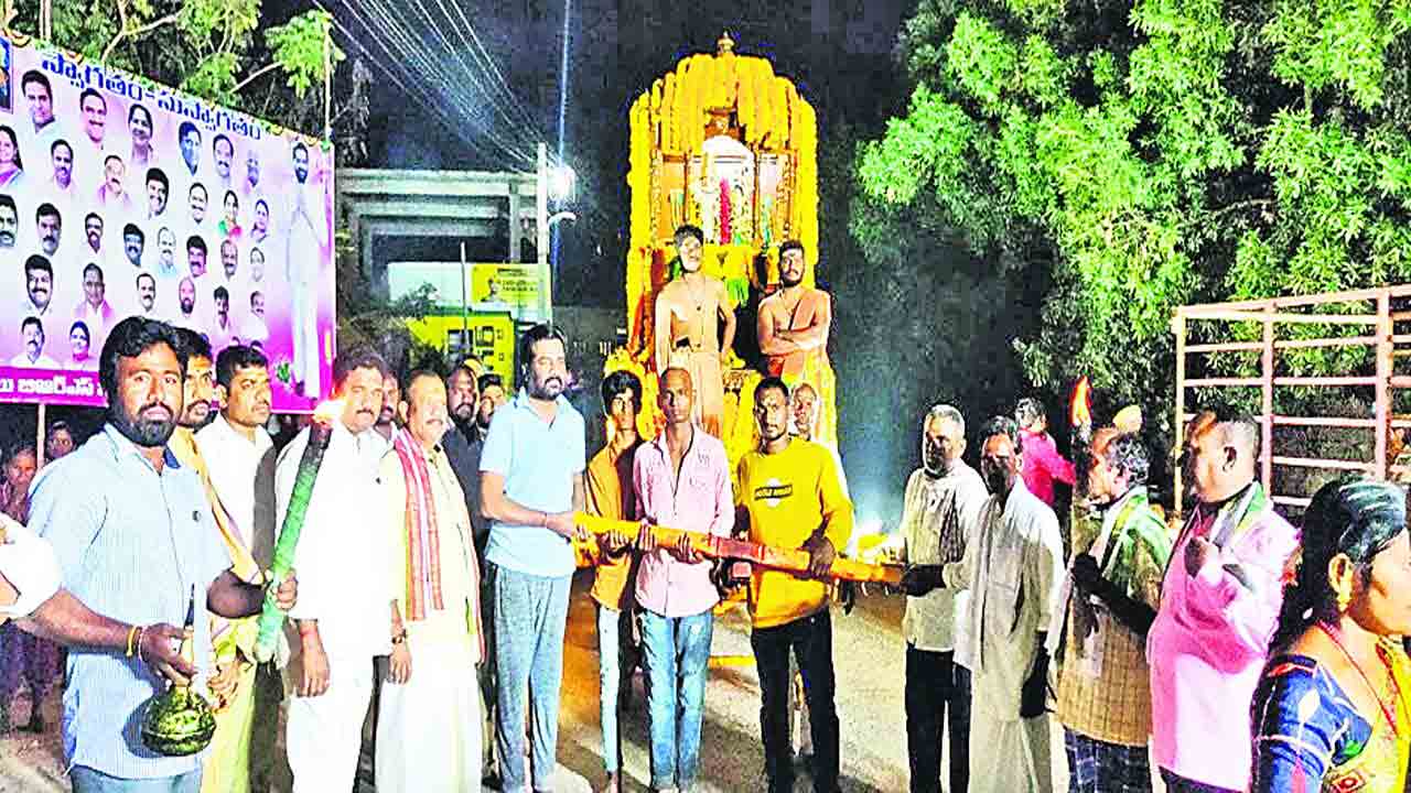 వైభవంగా మల్లన్న రథోత్సవం