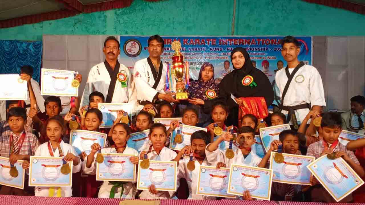 జాతీయస్థాయి కరాటే పోటీల్లో విద్యార్థుల ప్రతిభ