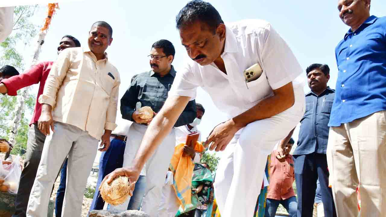 నిరాశ్రయులకు వసతి కల్పిస్తాం