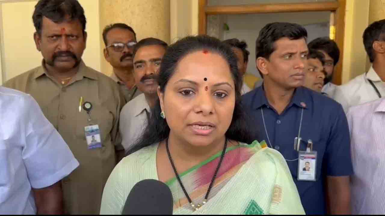 అదానీ వ్యవహారంపై ‌ప్రధాని ఎందుకు మౌనంగా ఉన్నారు? ఎమ్మెల్సీ క‌విత సూటి ప్ర‌శ్న‌