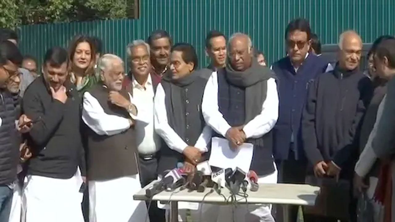 అదానీ గ్రూపుపై జేపీసీతో ద‌ర్యాప్తు చేప‌ట్టండి: విప‌క్షాల డిమాండ్