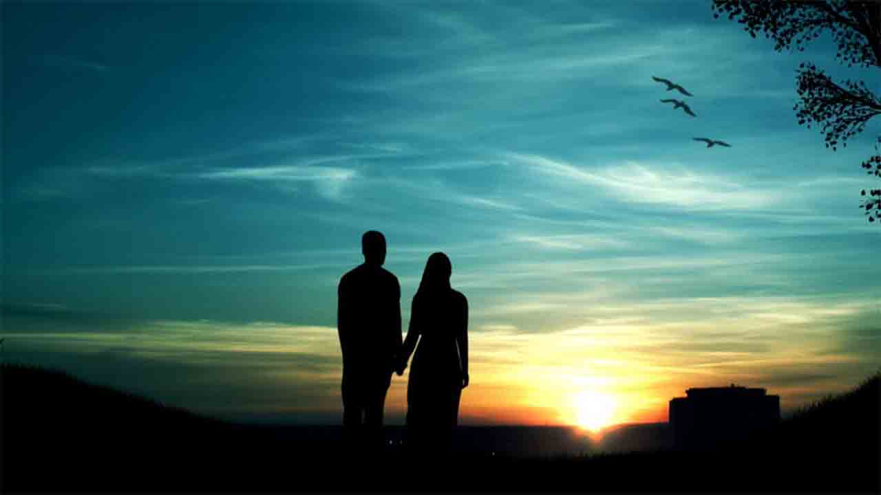 Valentines Day Special | చెలి కోసం ఒకరు సైకిల్‌పై దేశాలు దాటితే.. ప్రియుడి కోసం వితంతువుగా మారిందో ప్రేయసి.. కళ్లు చెమర్చే ప్రేమగాథలు