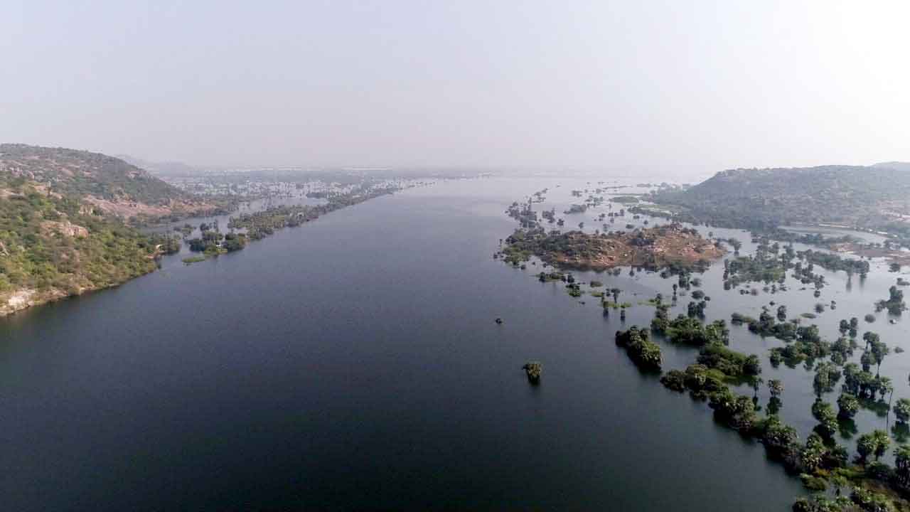 మానేరు తీరానికి పర్యాటక తోరణం