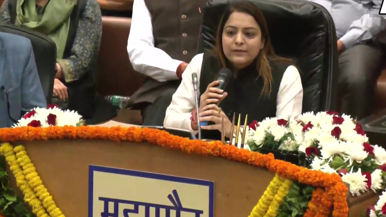 Shelly Oberoi: ఢిల్లీ మేయ‌ర్‌గా షెల్లీ ఒబెరాయ్‌.. 34 ఓట్ల తేడాతో నెగ్గిన ఆప్ అభ్య‌ర్ధి