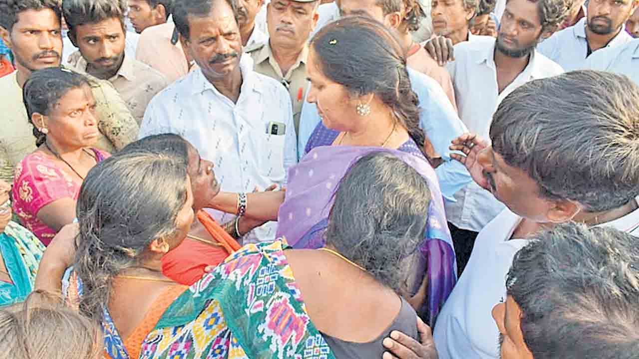 అండగా ఉంటాం..