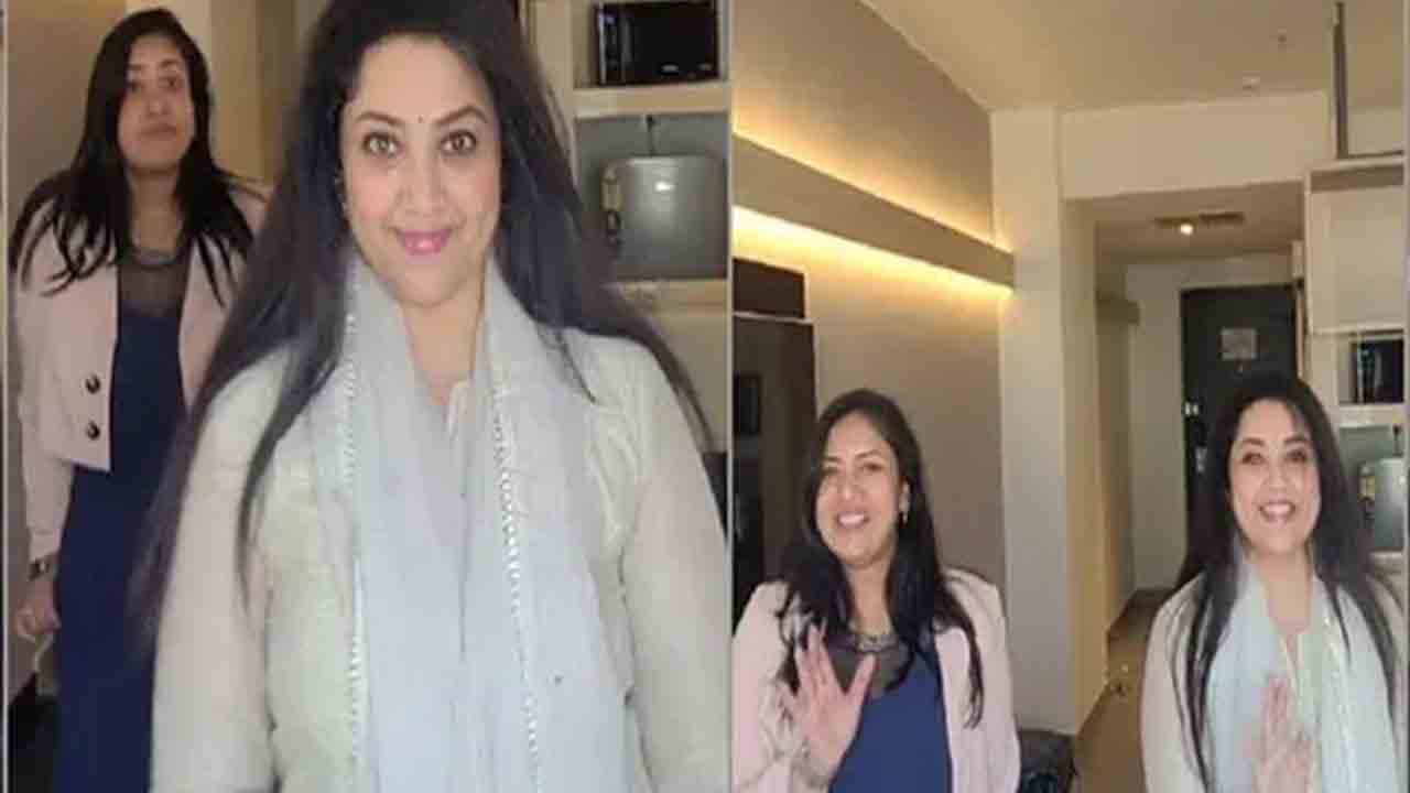 Meena | నటి సంఘవితో కలిసి మీనా అదిరిపోయే స్టెప్పులు.. వీడియో వైరల్