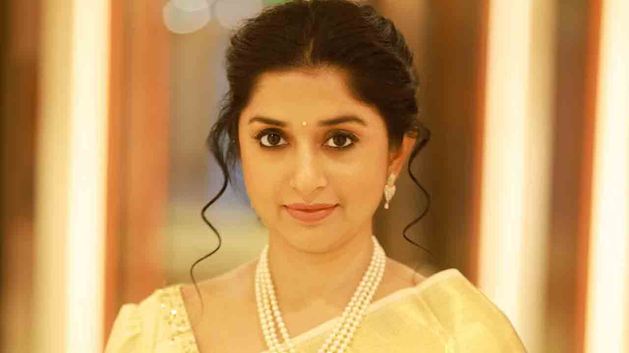 Meera Jasmine | పదేళ్ల తర్వాత తెలుగులో రీ ఎంట్రీ ఇస్తున్న మీరా జాస్మిన్‌