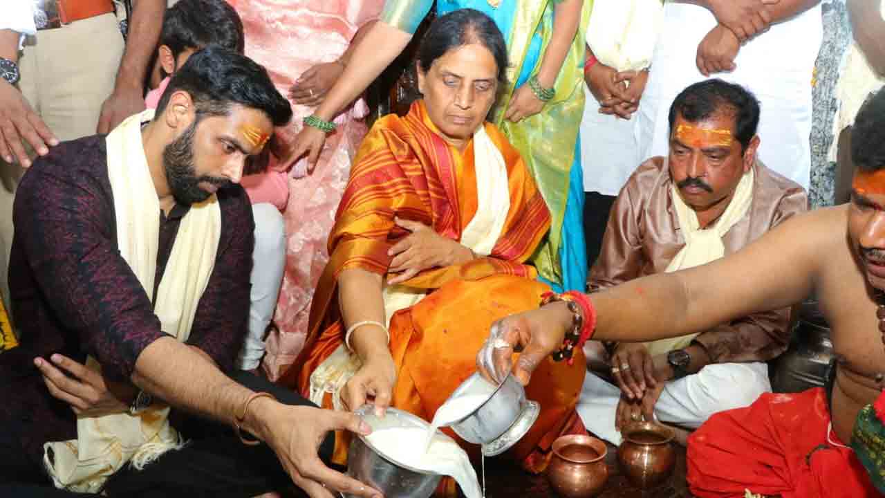 ప్రతి ఒక్కరూ దైవ చింతనను అలవర్చుకోవాలి : మంత్రి సబితా ఇంద్రారెడ్డి