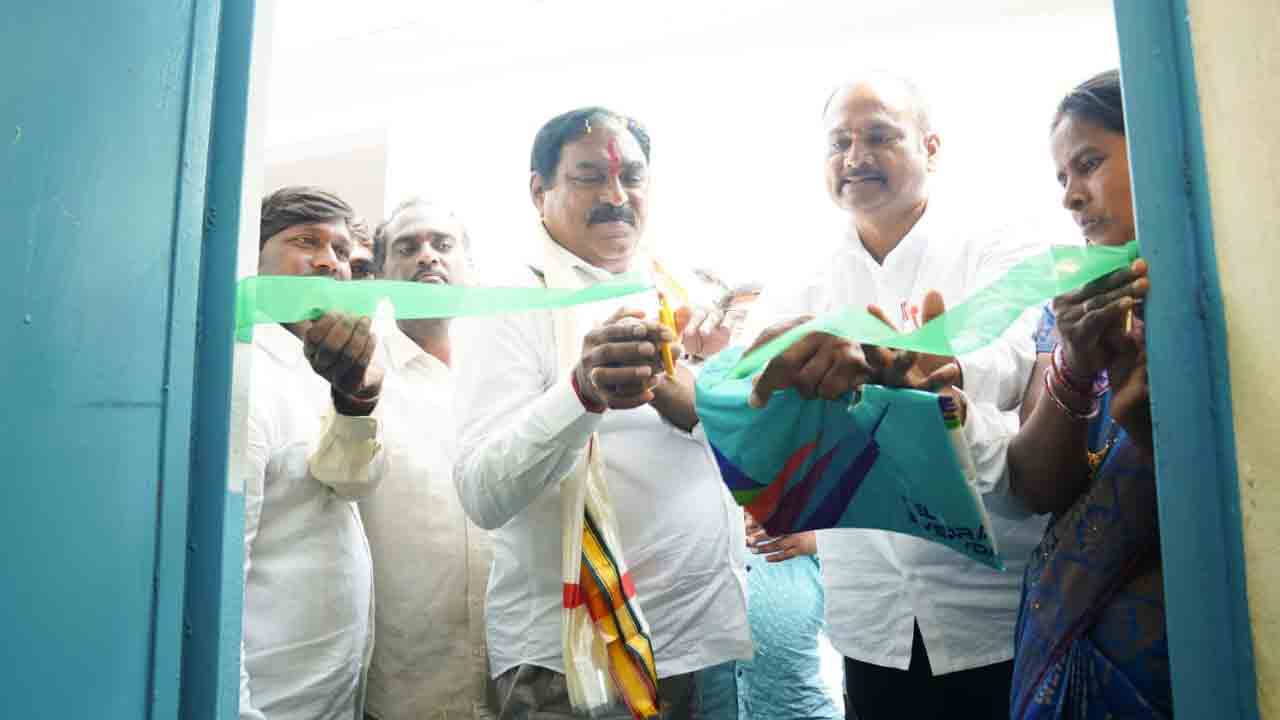 ప్రభుత్వ పాఠశాలలో మౌలిక వసతులు మెరుగు : మంత్రి ఎర్రబెల్లి దయాకర్‌రావు