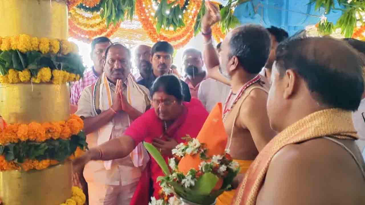 ముక్కంటి సేవలో మంత్రులు, ఎమ్మెల్యేలు