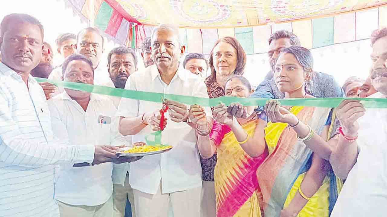 ‘దళిత బంధు’ పేదలకు వరం