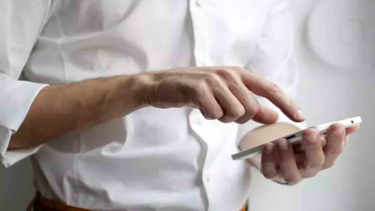 ఎస్కార్ట్‌ పోస్టులంటూ ఆడ గొంతుతో ట్రాప్‌.. మోసపోయిన వేలాది యువకులు