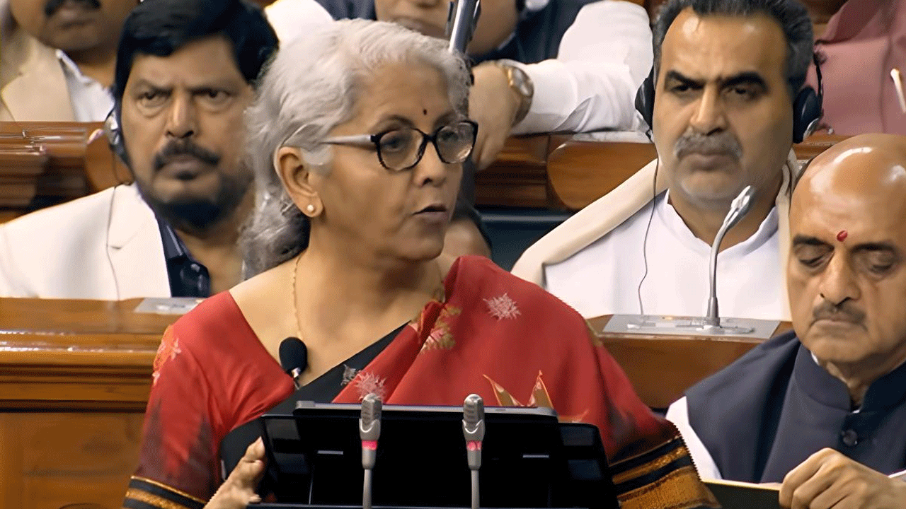 ఆర్టిఫిషియ‌ల్ ఇంటెలిజెన్స్ సెంట‌ర్ల ఏర్పాటు : నిర్మ‌లా సీతారామ‌న్‌