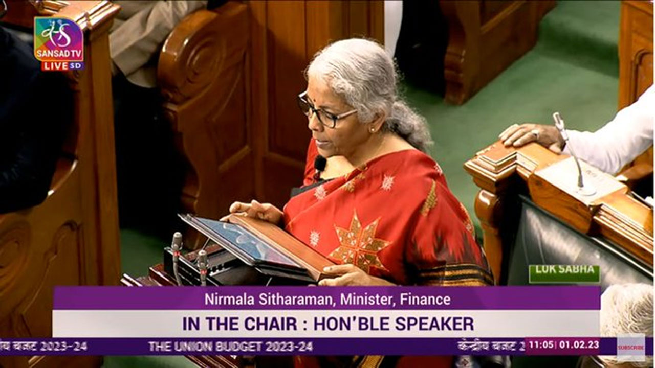 స‌రైన ట్రాక్‌లో ఆర్ధిక వ్య‌వ‌స్థ : మంత్రి నిర్మ‌ల‌