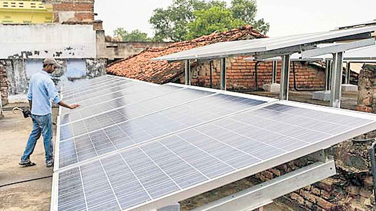 Osmania University | కరెంటు బిల్లుల ఆదా కోసం ఓయూ సరికొత్త ప్రయోగం..  ఓయూ హాస్టళ్లపై సోలార్‌ రూఫ్‌