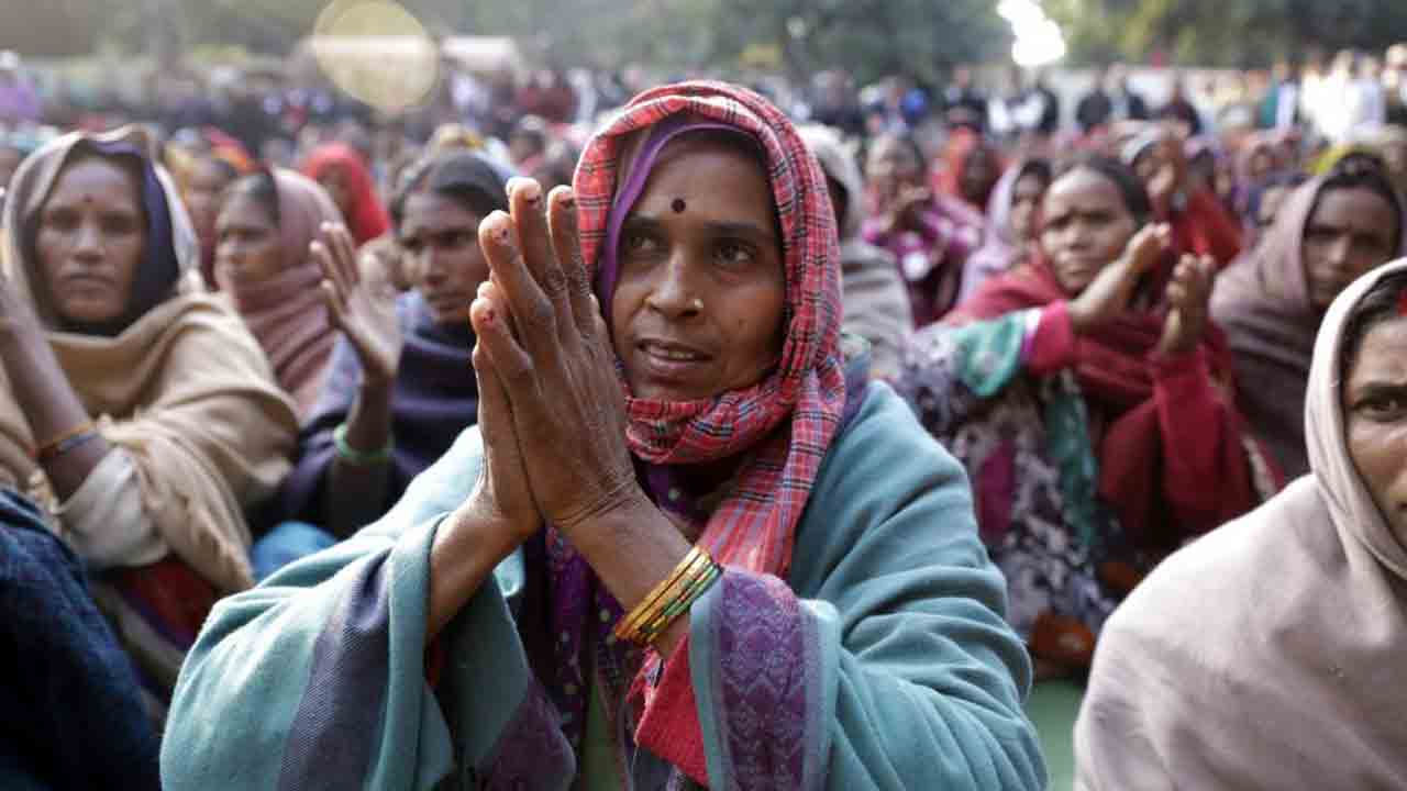 బీసీ జన గణన జరపాల్సిందే