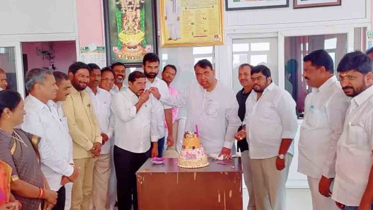 తెలంగాణలో గుండెలను హత్తుకునేలా పథకాలు : స్పీకర్‌ పోచారం