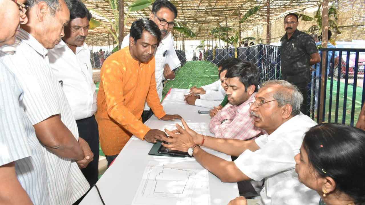 అద్భుతంగా పోచమ్మ బోనాల మండపం