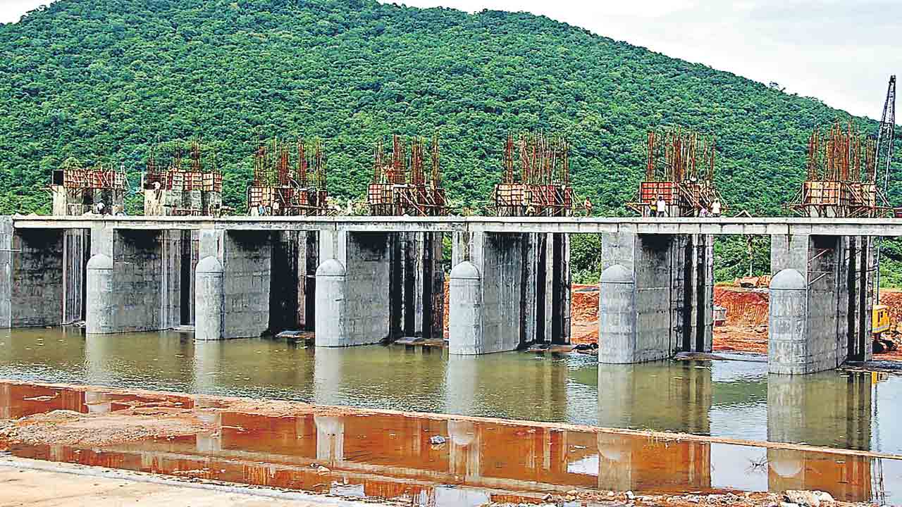 రెండు నెలల్లో పోలవరంపై నివేదిక