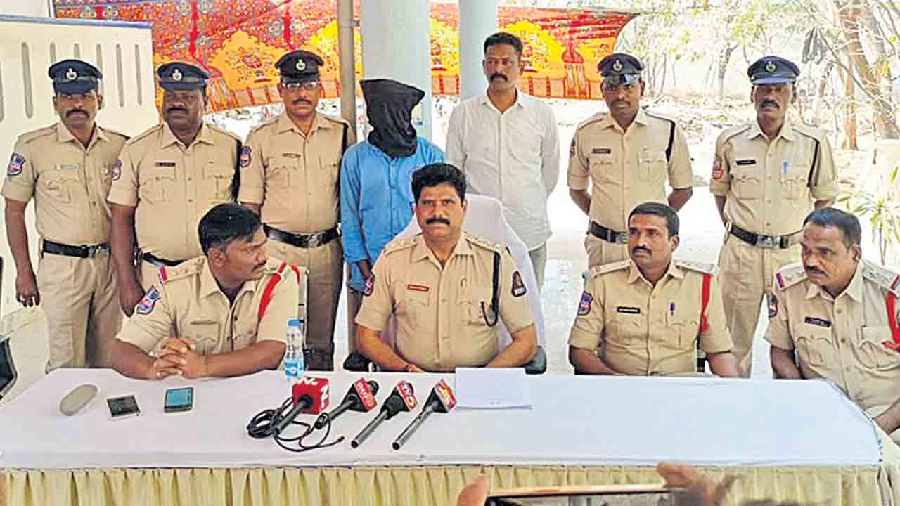 ప్రాణం తీసిన వివాహేతర సంబంధం