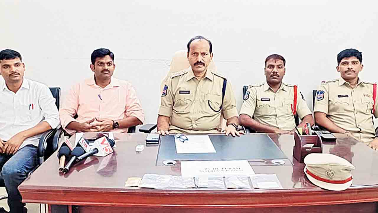 చైన్‌స్నాచర్‌ రిమాండ్‌