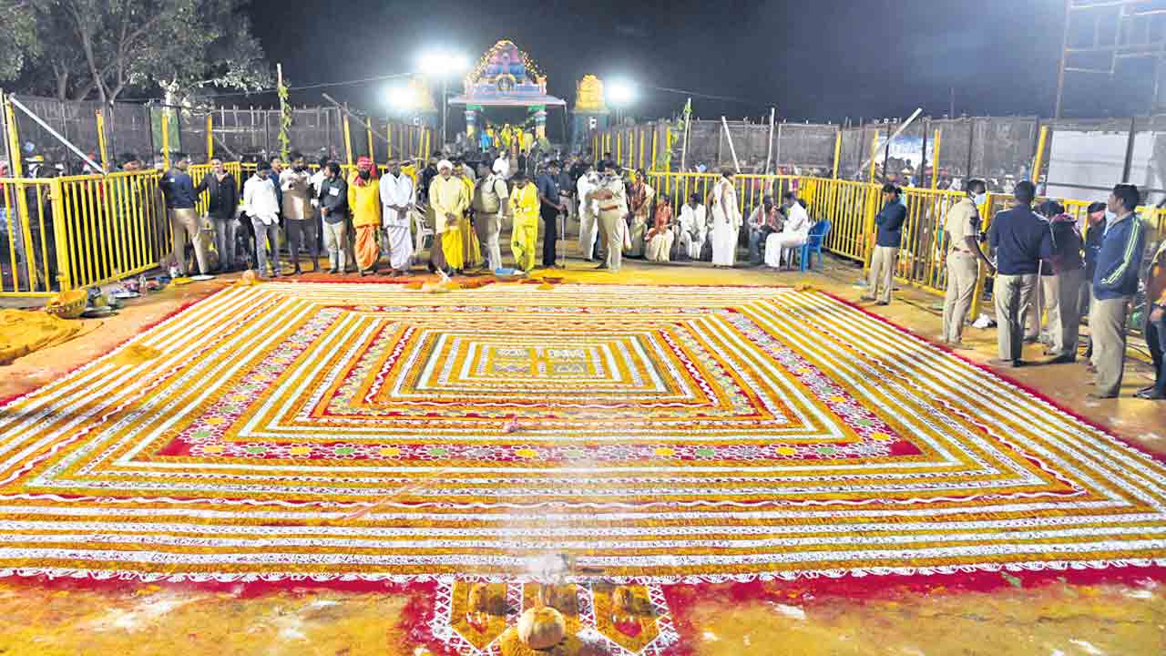 వైభవంగా ‘మల్లన్న’ పెద్దపట్నం