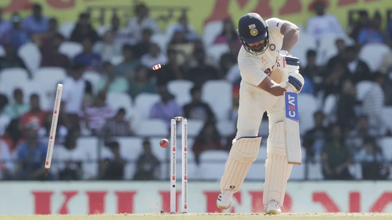 Nagpur Test: రోహిత్ శ‌ర్మ క్లీన్‌బౌల్డ్‌..  5 వికెట్లు తీసిన మ‌ర్ఫి