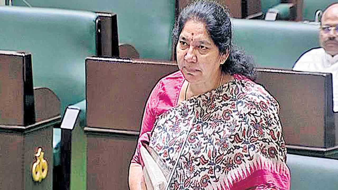 మహిళా సంక్షేమంలో.. తెలంగాణ భేష్‌