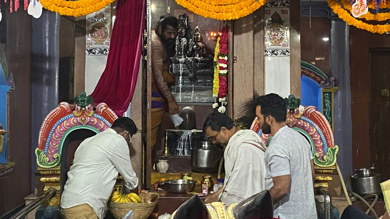 Maha Shivaratri: పంజాగుట్ట దుర్గా భ‌వాని దేవాల‌యంలో ఘ‌నంగా రుద్రాభిషేకం..