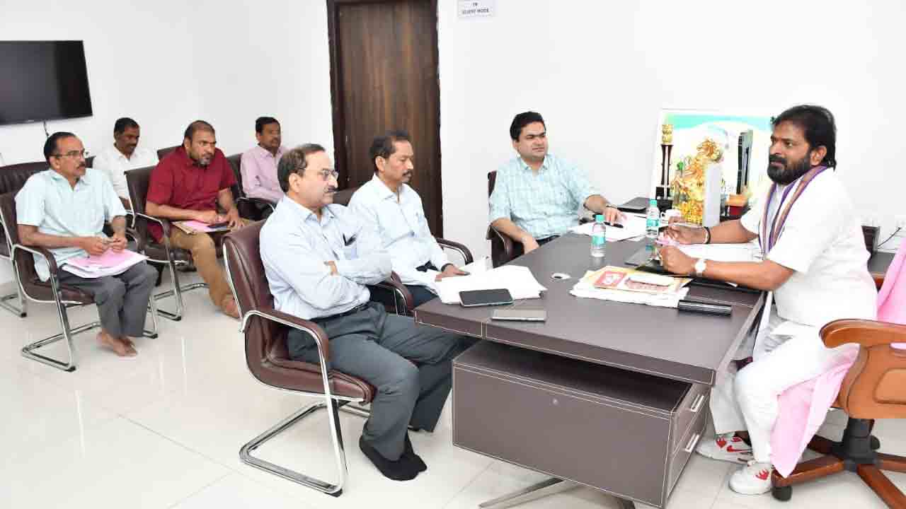 గుడుంబాను 100 శాతం నిర్మూలించాలి : మంత్రి శ్రీనివాస్ గౌడ్