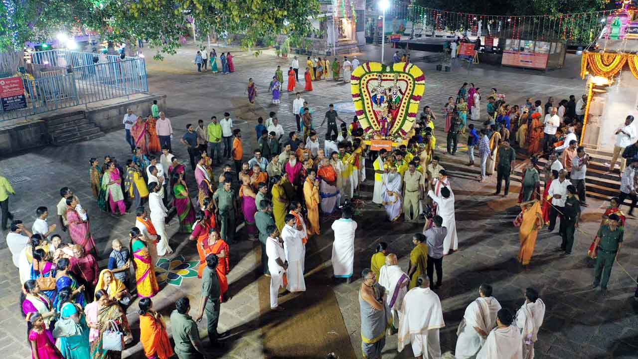 శ్రీశైలంలో ముగిసిన బ్రహ్మోత్సవం