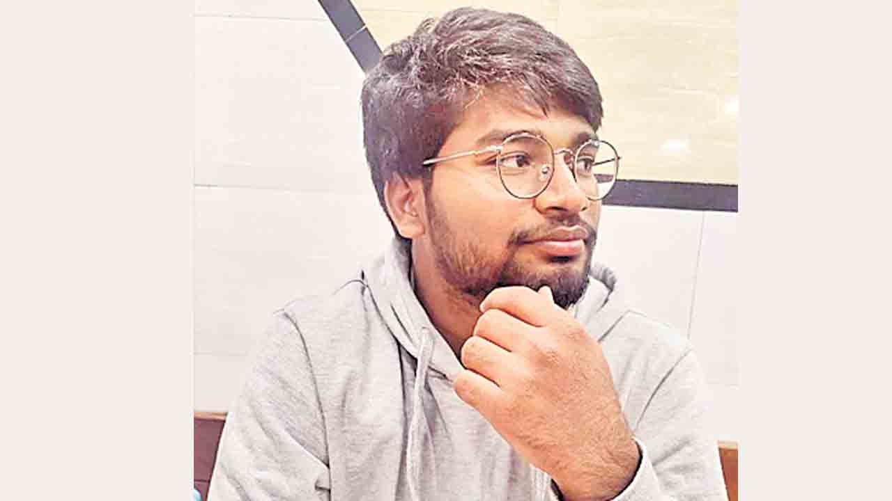 పరీక్షల్లో ఫెయిల్‌ అయ్యానని ఉరివేసుకొని యువకుడు మృతి