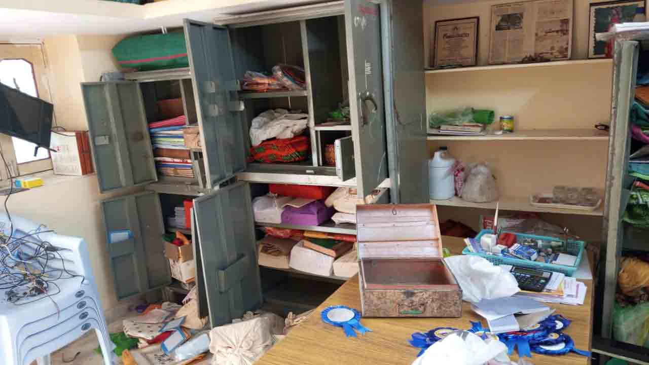 Jagtial l జగిత్యాల జిల్లాలో దొంగల బీభత్సం..నాలుగు ఆలయాల్లో చోరీ