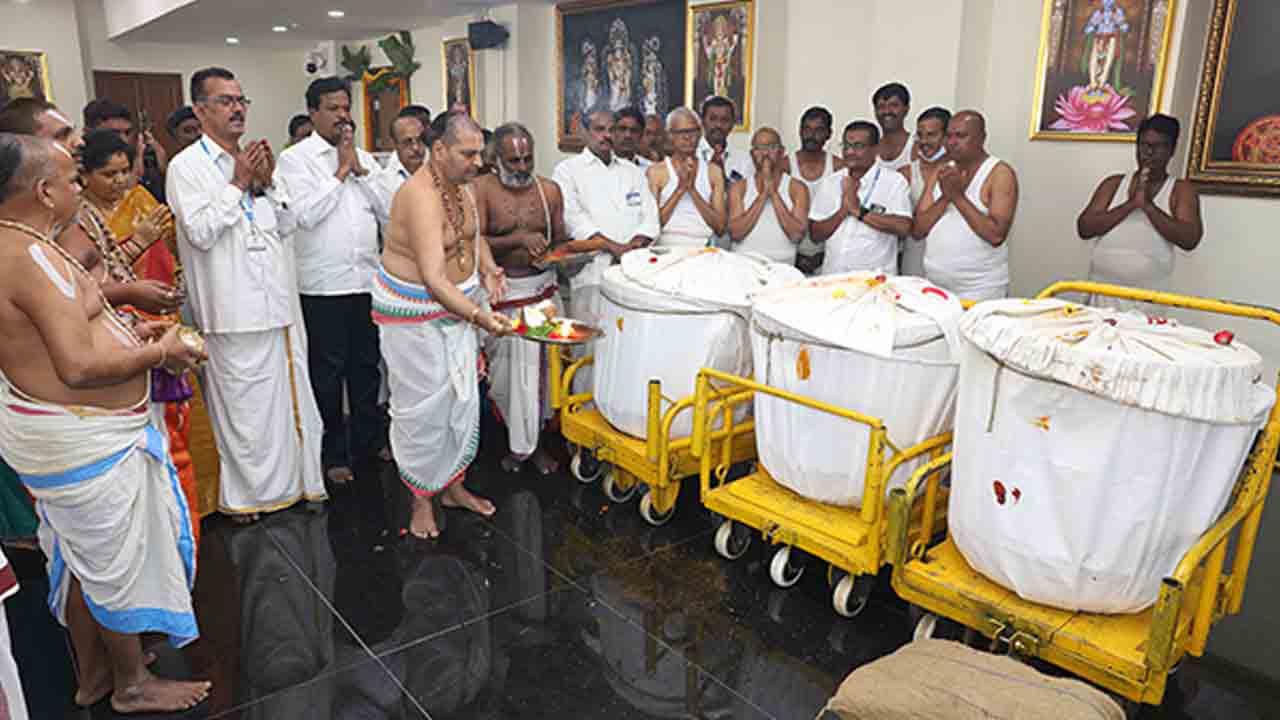 నూతన పరకామణి భవనంలో శ్రీవారి కానుకల లెక్కింపు ప్రారంభం