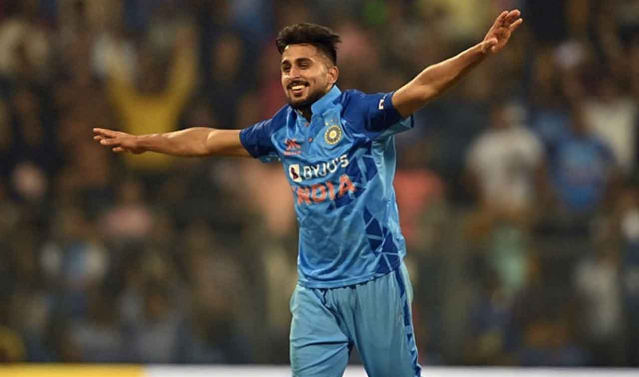 IND vs NZ | ఉమ్రాన్ ఓవ‌ర్‌లో బ్రాస్‌వెల్ బౌల్డ్.. క‌ష్టాల్లో న్యూజిలాండ్