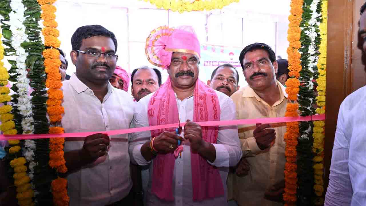 Minister Vemula Prashanth Reddy | గిరిజనుల అభ్యున్నతికి నిరంతరం కృషి : మంత్రి వేముల ప్రశాంత్ రెడ్డి