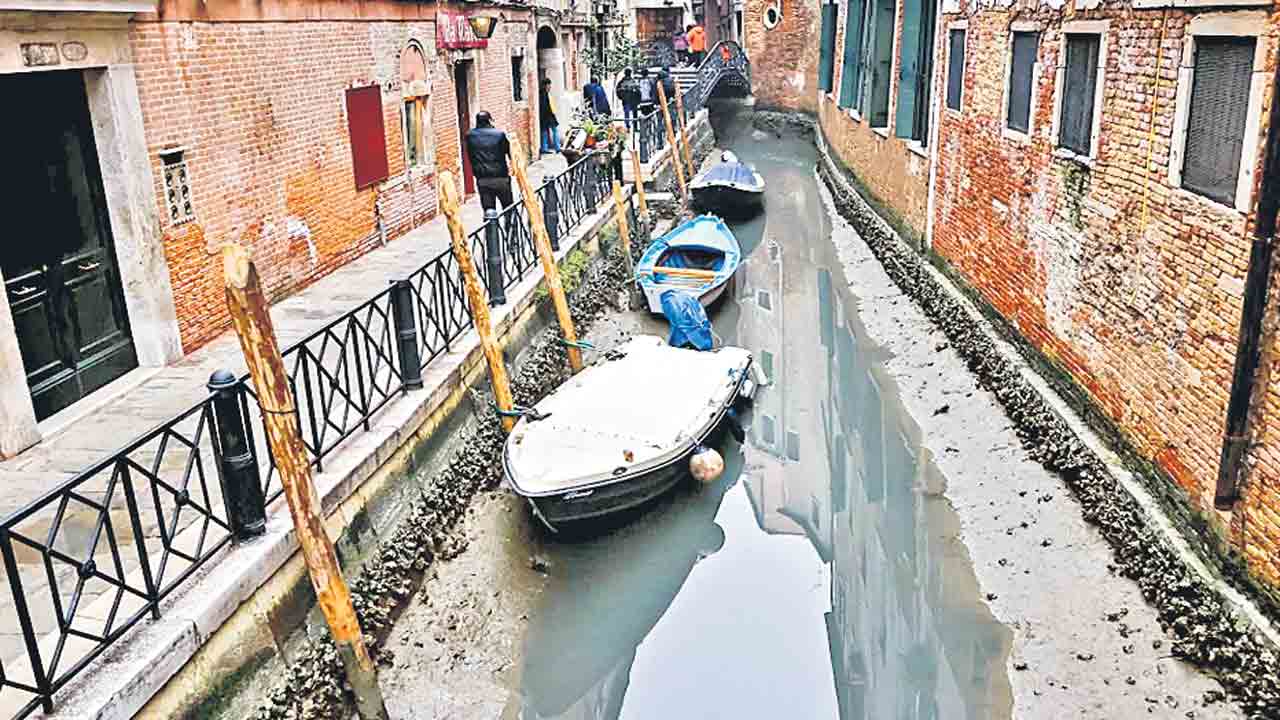 కరువుతో వెనిస్‌లో ఎండిన కాలువలు