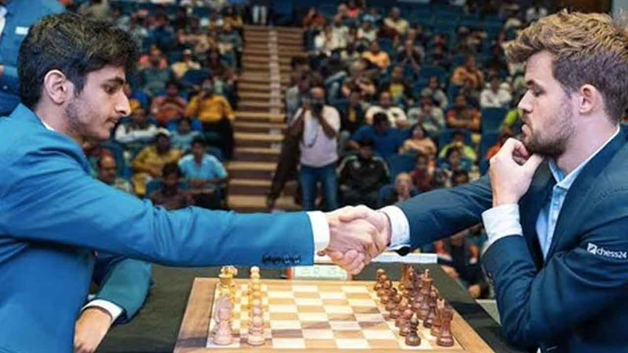 విదిత్‌ సంచలనం