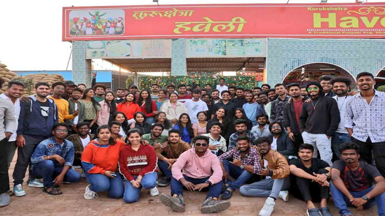 Vijay Devarakonda | 100 మంది అభిమానులను మనాలీకి పంపిన.. రౌడీ హీరో విజయ్ దేవరకొండ