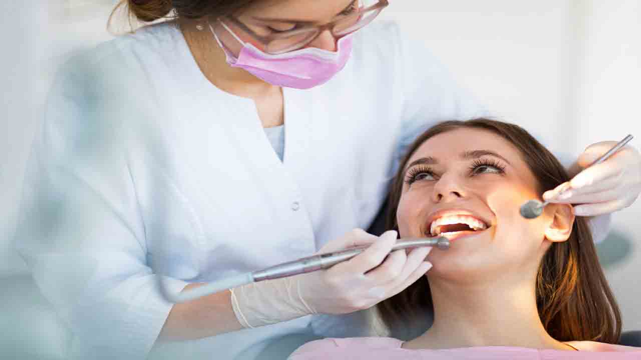 మహిళా డెంటిస్టే.. బెస్ట్‌!