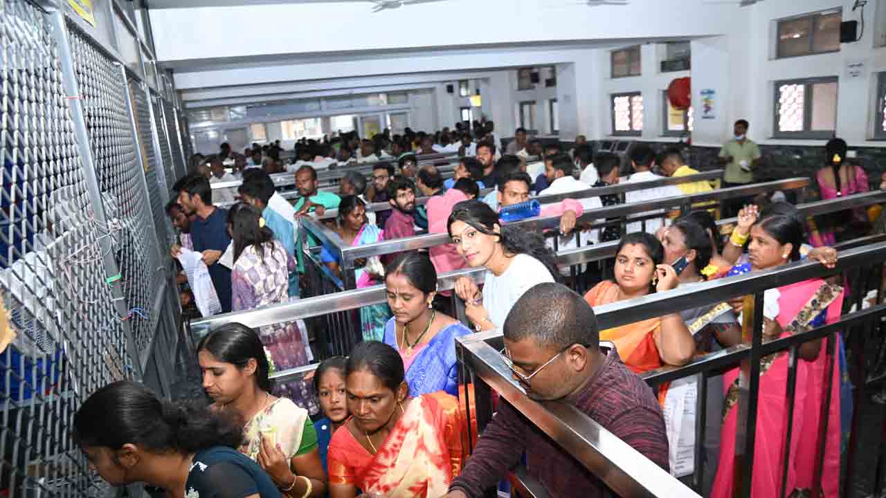 లక్ష్మీనృసింహుడికి సుప్రభాత సేవ