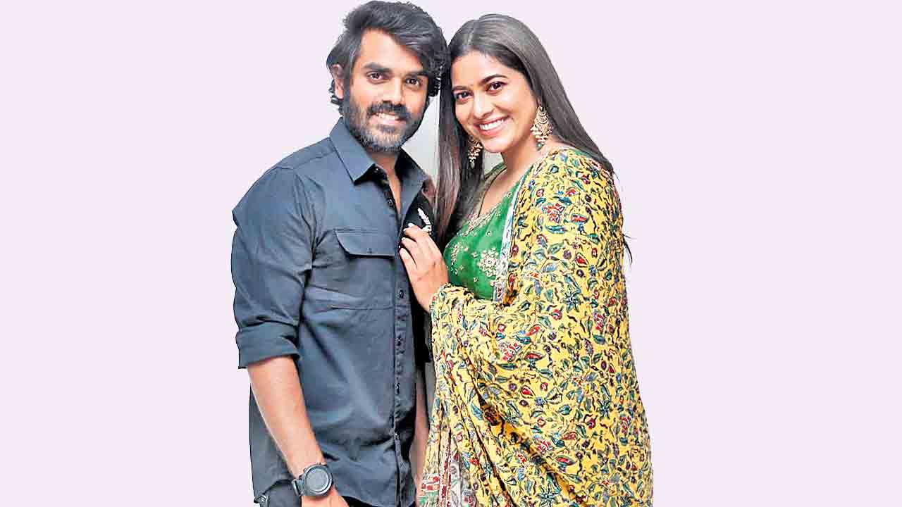 భారీ తారాగణంతో..