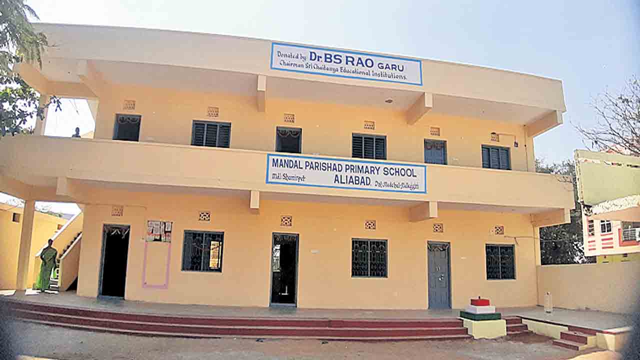 కార్పొరేట్‌కు దీటుగా ప్రభుత్వ బడులు