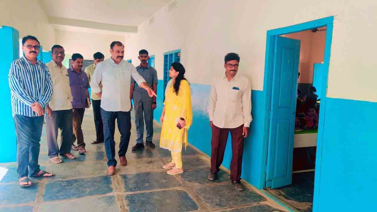 రూ.140 కోట్లతో 410 స్కూళ్ల ఆధునీకరణ