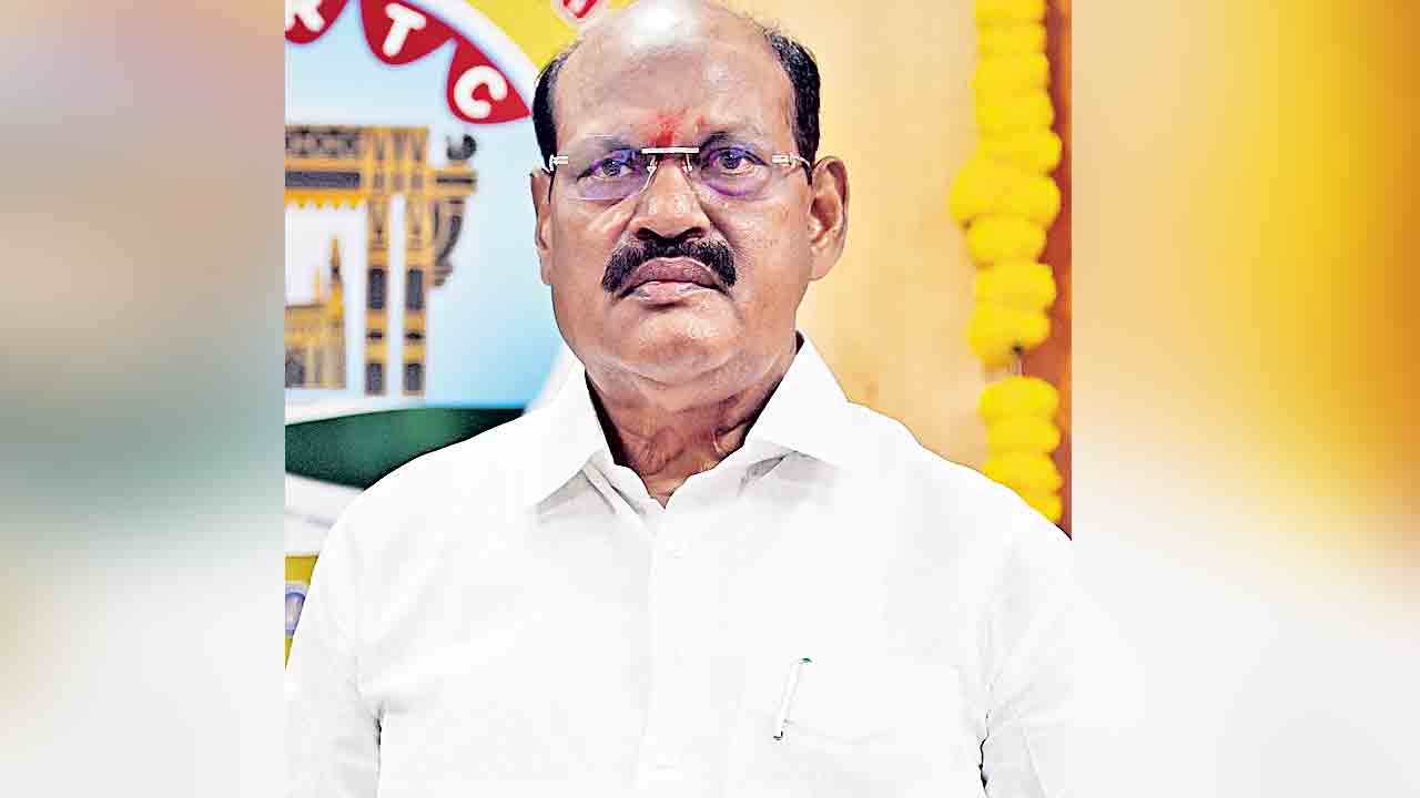 లక్ష మందికిపైగా వెంకన్న దర్శనం