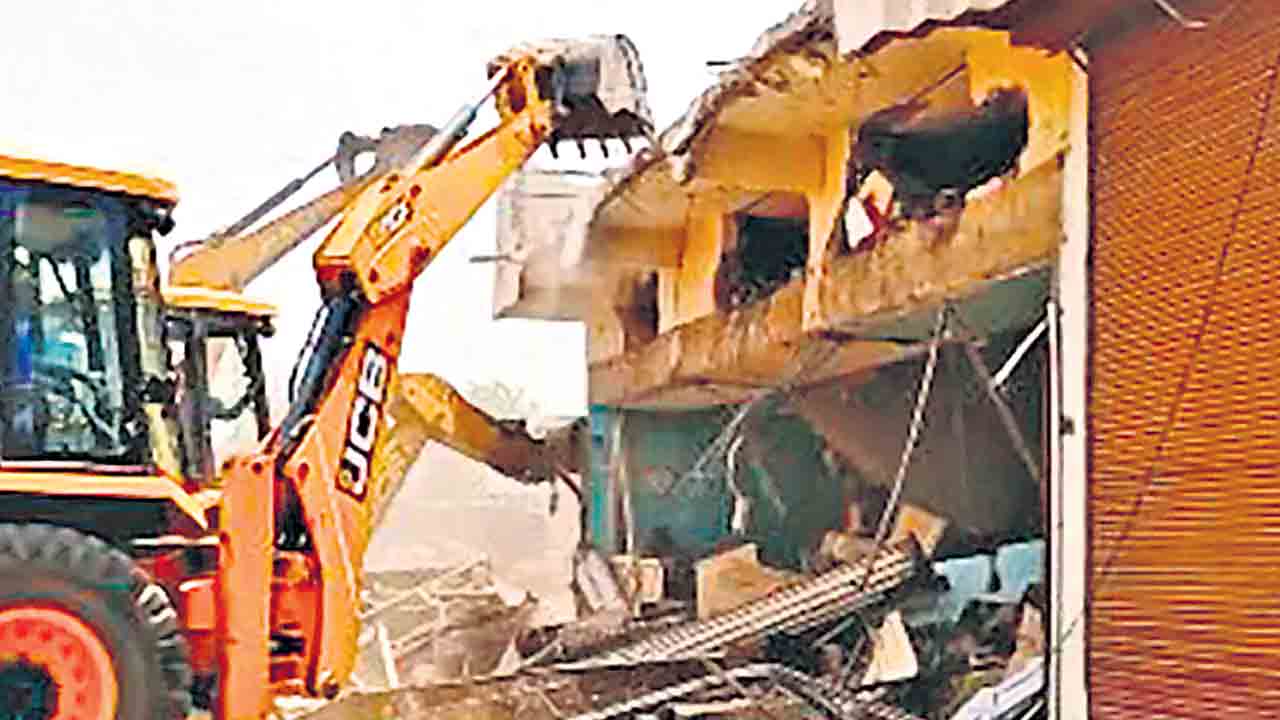 ఇంట గెలవలేనమ్మ.. రచ్చ గెలుస్తుందా?